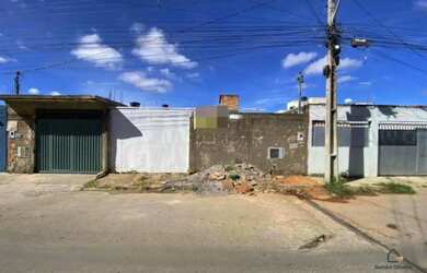 Imagem: O terreno possui 128m² de Área e está localizado em Fazendinha