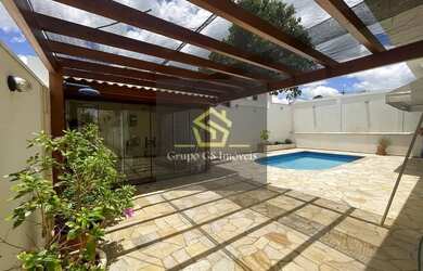 Imagem: A casa à venda possui 3 Dormitórios, 5 Banheiros, 4 Vagas