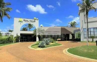 Imagem: A casa em condomínio possui 4 Dormitórios, 5 Banheiros, 5