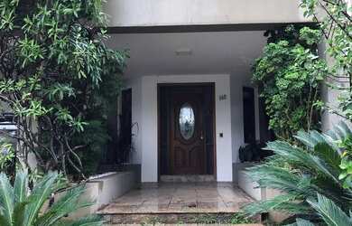 Imagem: A casa em condomínio possui 4 Dormitórios, 5 Banheiros, 5