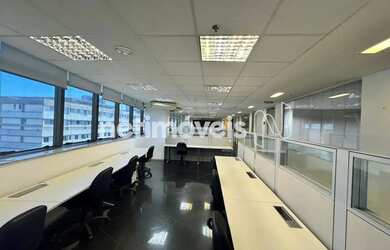 Imagem 2: Andar Corrido com Vista Panorâmica e 4 Vagas Livres