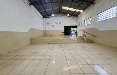 Imagem: O depósito possui 228m² de Área e está localizado em Ribeirão