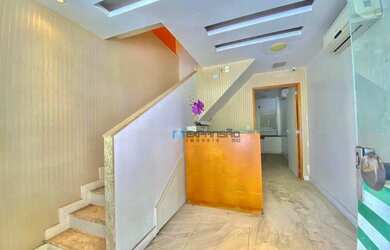 Imagem: O depósito possui 1 Vaga na garagem, 68m² de Área e está