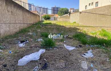Imagem: O terreno possui 360m² de Área e está localizado em Santa
