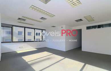 Imagem: O depósito possui 4 Vagas na garagem, 234m² de Área e está