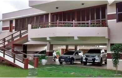 Imagem: A casa possui 5 Dormitórios, 5 Banheiros, 5 Vagas na garagem