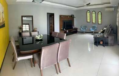 Imagem: A casa possui 2 Dormitórios, 3 Banheiros, 2 Vagas na garagem