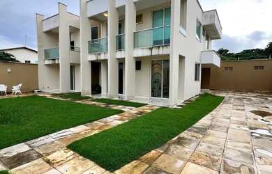 Imagem: A casa possui 4 Dormitórios, 5 Banheiros, 2 Vagas na garagem