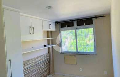 Imagem: O apartamento possui 2 Dormitórios, 1 Banheiro, 1 Vaga na garagem