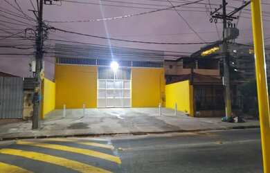 Imagem: O depósito possui 650m² de Área e está localizado em Campo