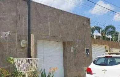 Imagem: A casa possui 1 Dormitório, 1 Banheiro, 1 Vaga na garagem