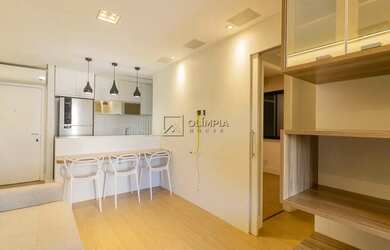 Imagem: O apartamento possui 2 Dormitórios, 1 Banheiro, 1 Vaga na garagem