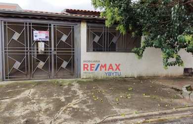 Imagem: A casa possui 3 Dormitórios, 2 Banheiros, 2 Vagas na garagem