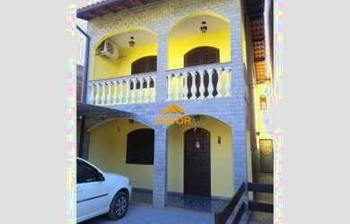 Imagem: A casa possui 2 Dormitórios, 3 Banheiros, 2 Vagas na garagem