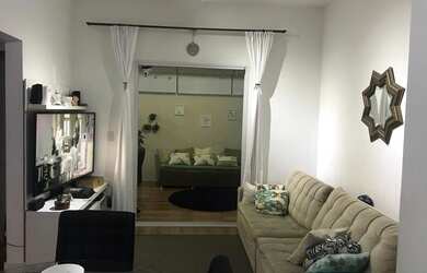 Imagem: O apartamento possui 2 Dormitórios, 1 Banheiro, 1 Vaga na garagem