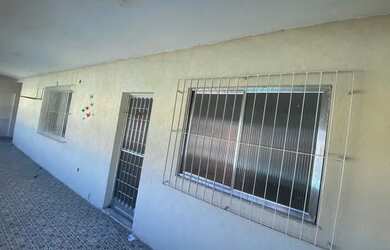 Imagem: A casa possui 2 Dormitórios, 2 Banheiros, 144m² de Área e