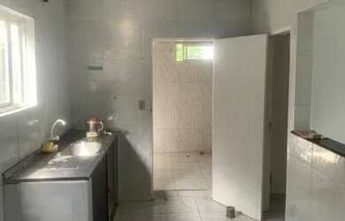 Imagem: A casa possui 1 Dormitório, 1 Banheiro e está localizado