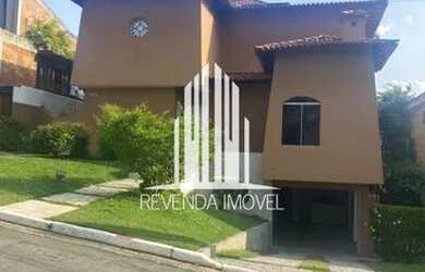 Imagem: A casa em condomínio possui 4 Dormitórios, 4 Banheiros, 4