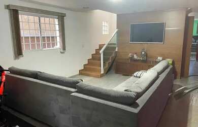 Imagem: A casa possui 3 Dormitórios, 4 Banheiros, 133m² de Área e