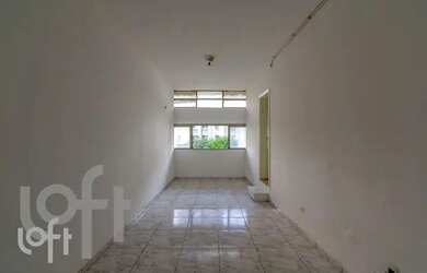 Imagem: O apartamento possui 1 Dormitório, 1 Banheiro, 37m² de Área