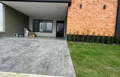 Imagem: A casa possui 3 Dormitórios, 4 Banheiros, 4 Vagas na garagem