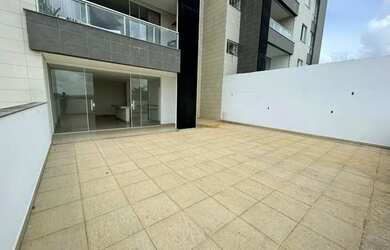 Imagem: O apartamento possui 3 Dormitórios, 2 Banheiros, 4 Vagas na