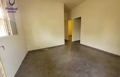 Imagem: A casa possui 2 Dormitórios, 1 Banheiro, 1 Vaga na garagem