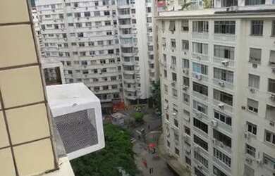 Imagem: O apartamento possui 1 Dormitório, 1 Banheiro, 38m² de Área