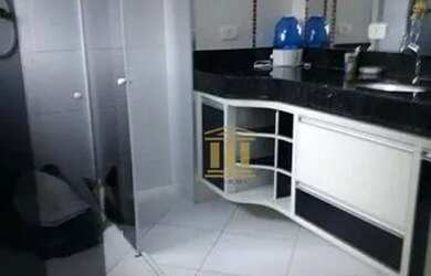 Imagem: A casa possui 2 Dormitórios, 2 Banheiros, 2 Vagas na garagem