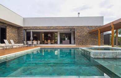 Imagem 6: ImÃ³vel de luxo. Piscina, Ar-condicionado, Guarda roupaeLareira