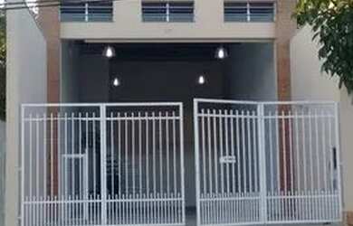 Imagem: O depósito possui 2 Vagas na garagem, 138m² de Área e está