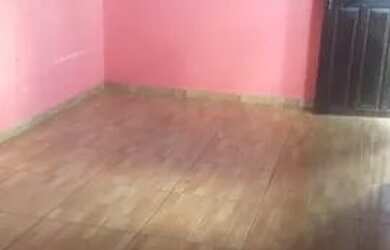 Imagem: A casa possui 2 Dormitórios, 1 Banheiro e está localizado