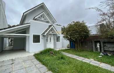 Imagem: A casa em condomínio possui 2 Dormitórios, 3 Banheiros, 200m²