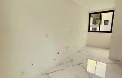 Imagem: A casa possui 3 Dormitórios, 3 Banheiros, 95m² de Área e