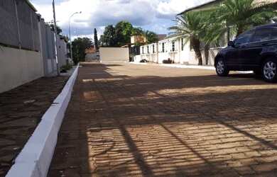 Imagem: A casa em condomínio possui 3 Dormitórios e 400m² de Área