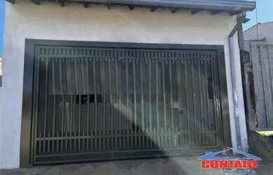 Imagem: A casa possui 2 Dormitórios, 1 Banheiro, 1 Vaga na garagem