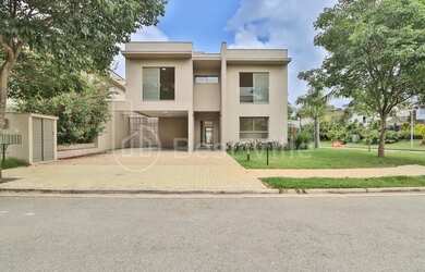 Imagem: O apartamento possui 4 Dormitórios, 5 Banheiros, 4 Vagas na