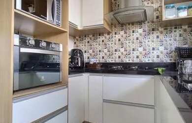 Imagem: A casa possui 2 Dormitórios, 2 Banheiros, 1 Vaga na garagem