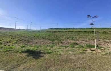 Imagem: O terreno possui 330m² de Área e está localizado em Urbanova