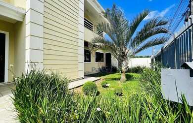 Imagem: A casa possui 4 Dormitórios, 5 Banheiros, 259m² de Área e