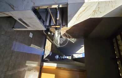 Imagem: A casa possui 3 Dormitórios, 1 Banheiro, 3 Vagas na garagem