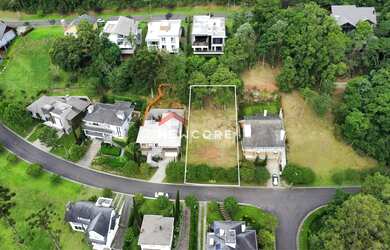 Imagem: O terreno possui 603m² de Área e está localizado em Gramado