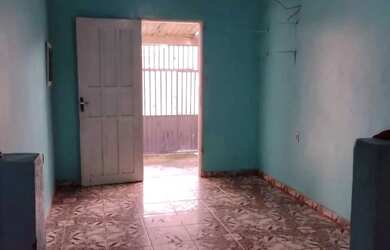 Imagem: A casa possui 2 Dormitórios, 1 Banheiro e está localizado