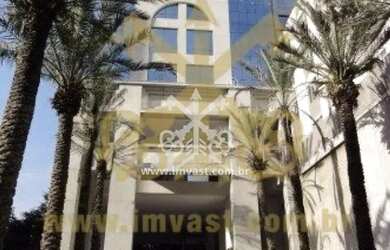 Imagem: O depósito possui 5 Vagas na garagem, 638m² de Área e está