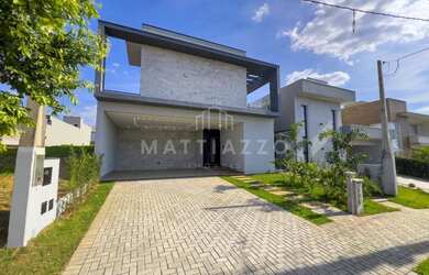 Imagem: A casa em condomínio possui 4 Dormitórios, 5 Banheiros, 2