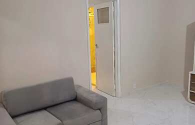 Imagem: O apartamento possui 1 Dormitório, 1 Banheiro, 60m² de Área