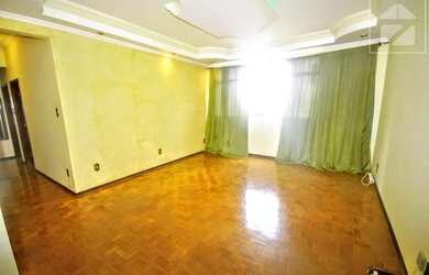 Imagem: O apartamento possui 3 Dormitórios, 2 Banheiros, 2 Vagas na