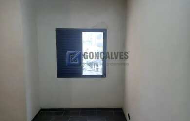 Imagem: O depósito possui 1 Vaga na garagem, 60m² de Área e está