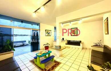 Imagem: O depósito possui 3 Vagas na garagem, 154m² de Área e está