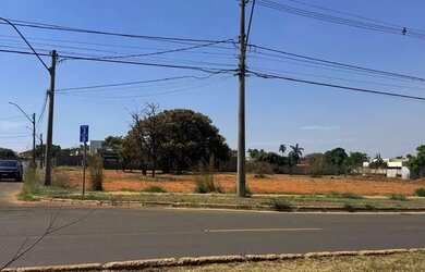 Imagem 7: VENDO TERRENO LOTE COM 774,73 FRENTE PISTA E EM FRENTE AO MANGUERAL RESIDENCIAL...